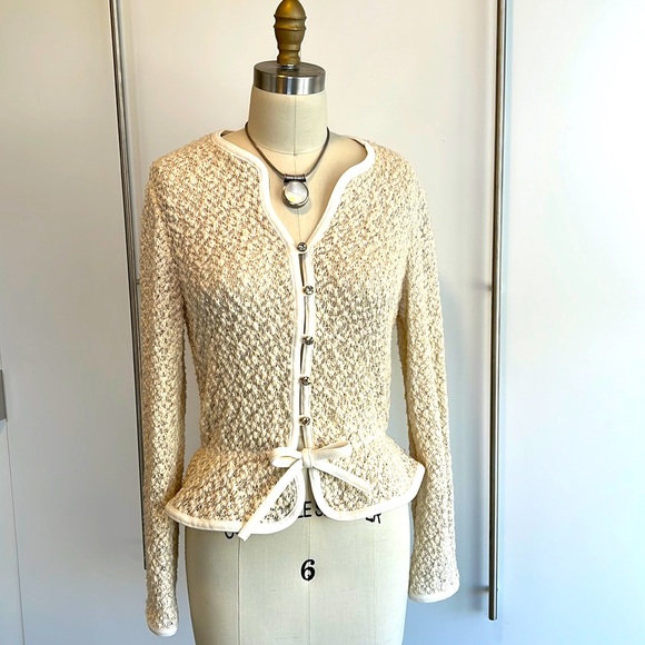 Leslie Fay Sweaters - Vintage Leslie Fay top /blouse